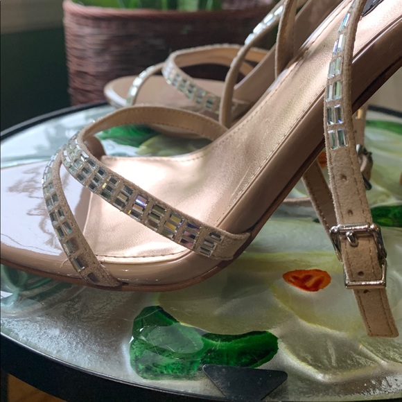 Nine West Women's Beige Strappy Heels. Formal . Cocktail.
Wedding. Barbiecore. - Picture 4 of 9